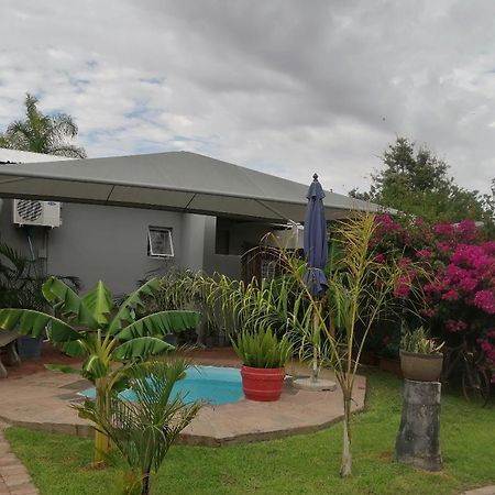Tehillah Guesthouse Upington Esterno foto
