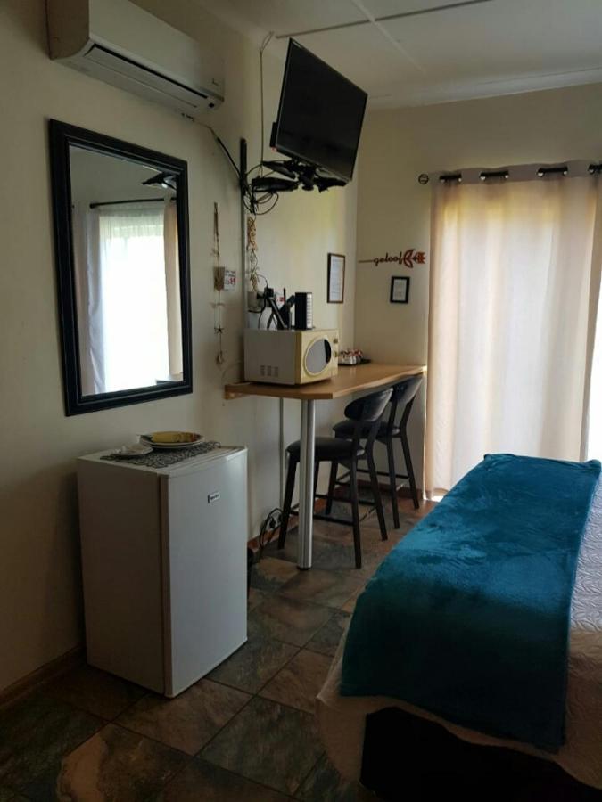 Tehillah Guesthouse Upington Esterno foto