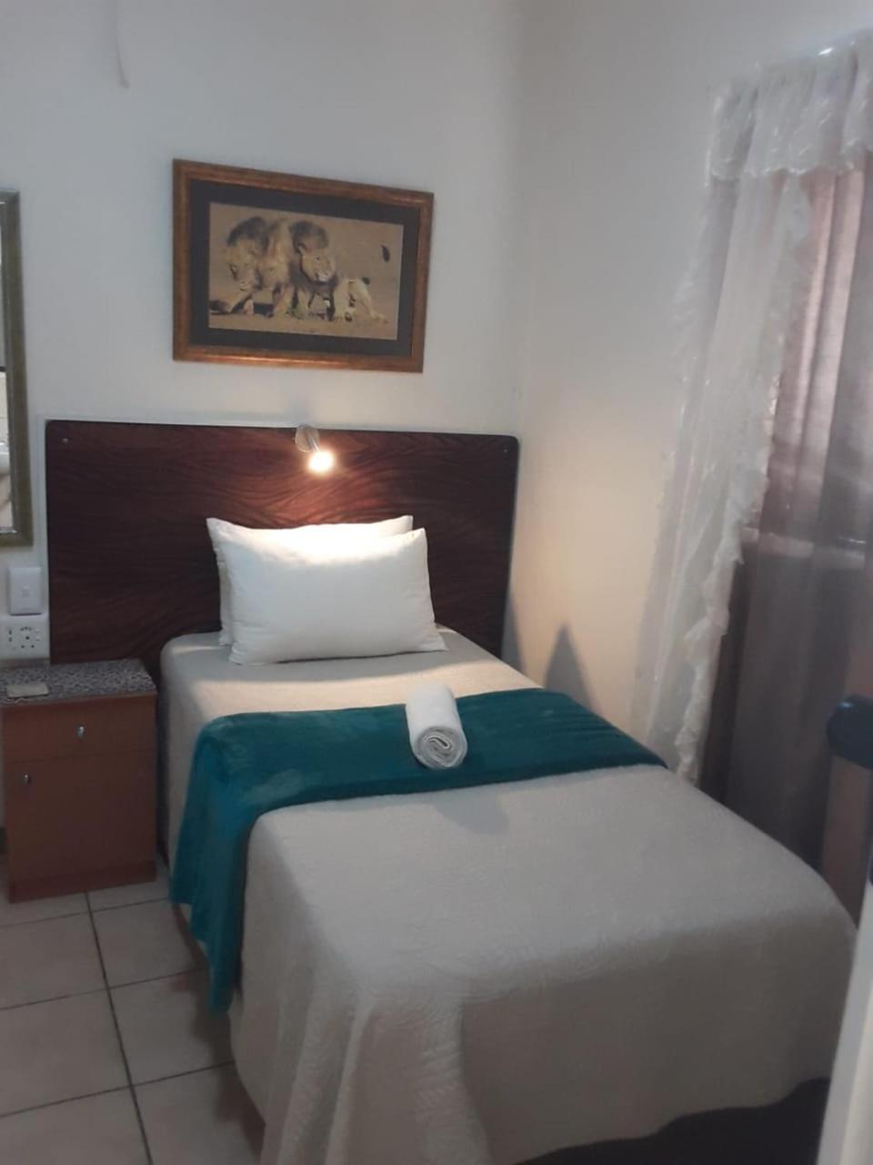 Tehillah Guesthouse Upington Esterno foto