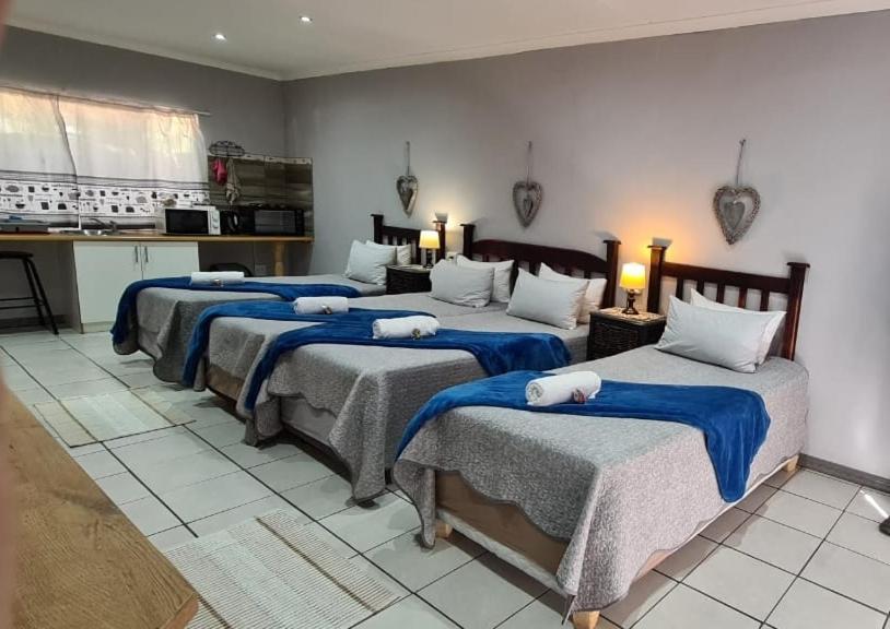 Tehillah Guesthouse Upington Esterno foto