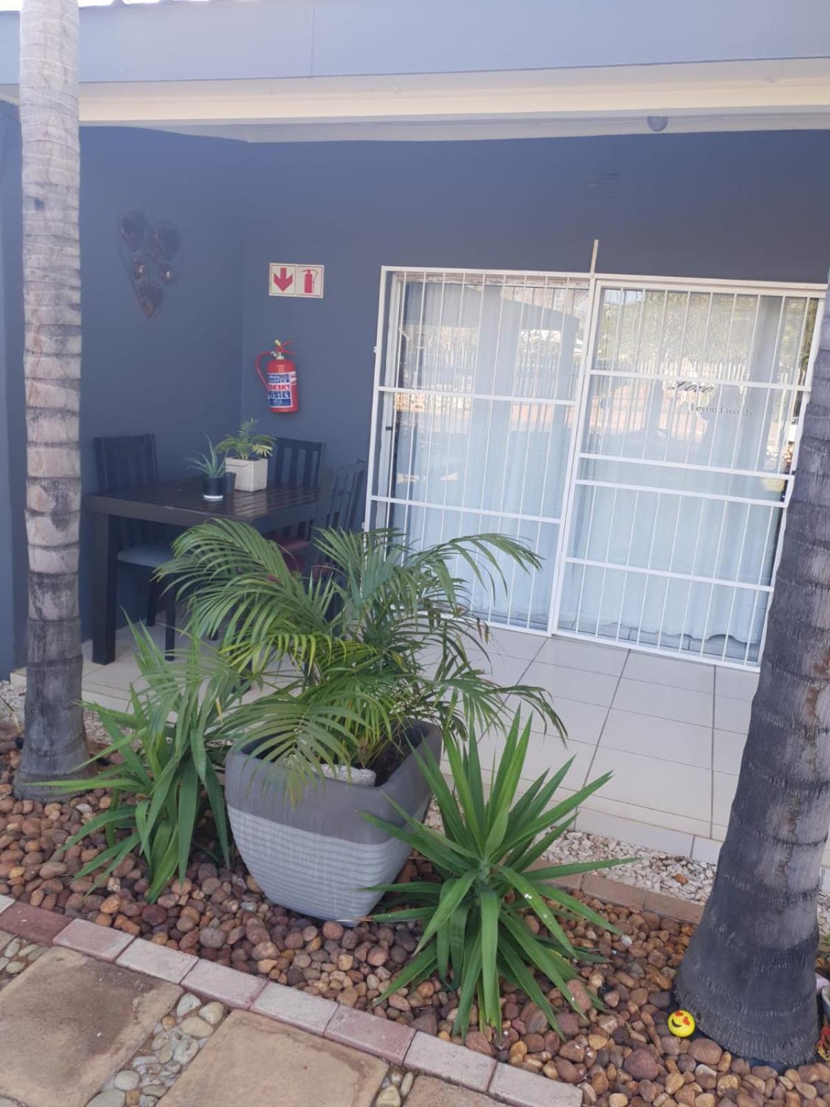 Tehillah Guesthouse Upington Esterno foto
