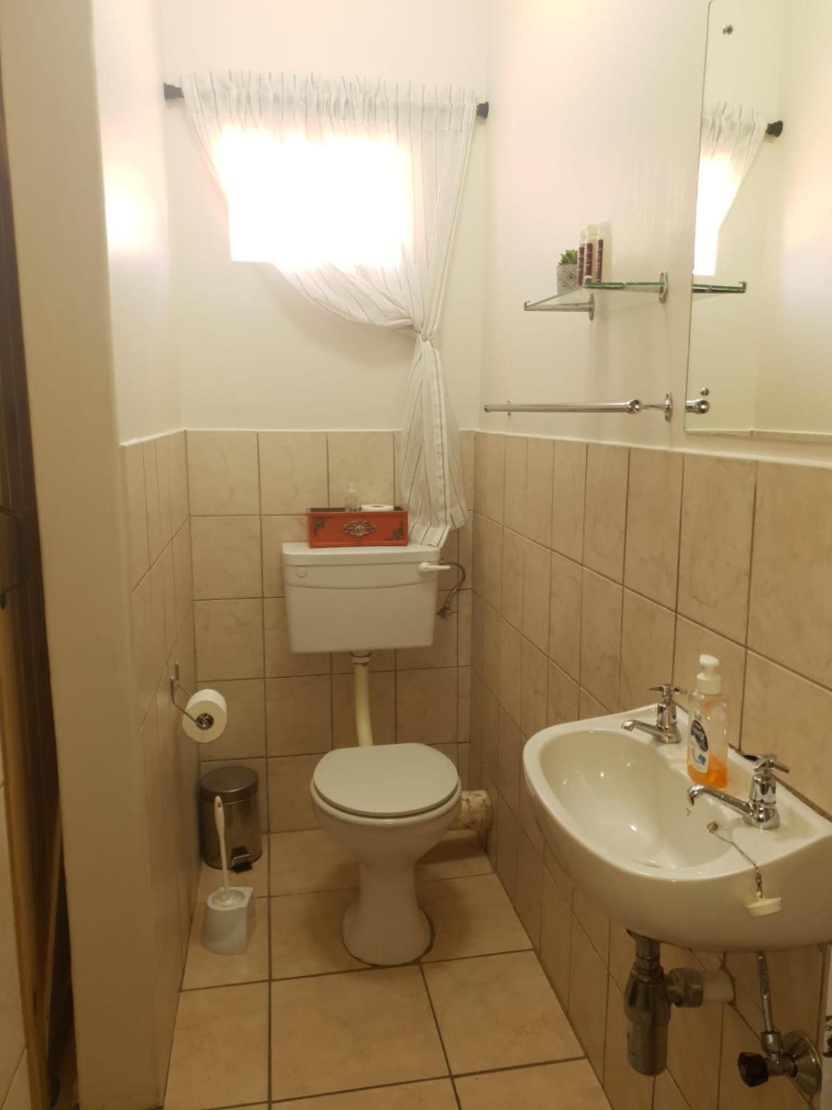 Tehillah Guesthouse Upington Esterno foto