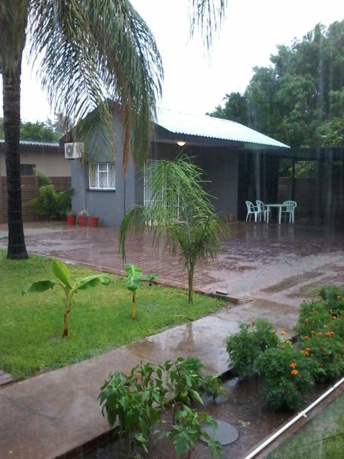 Tehillah Guesthouse Upington Esterno foto
